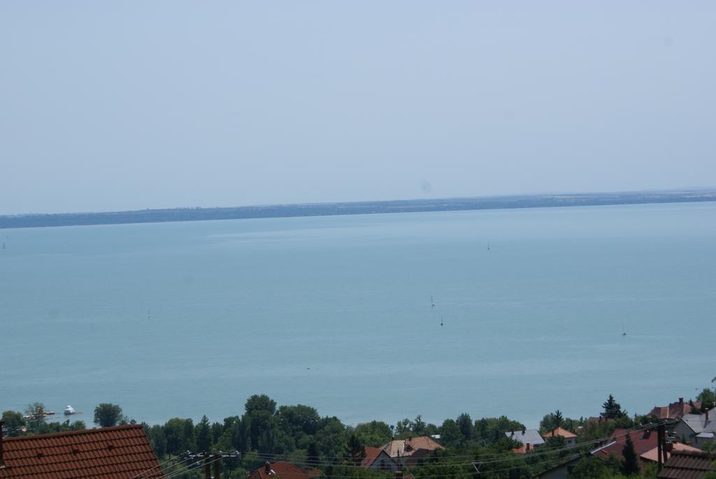 מלון Balatonalmádi Sargarigo Apartman Haz מראה חיצוני תמונה